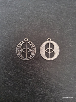 6 or 30 Chalice Well Charms Antique Silver Tone Round 35x30mm