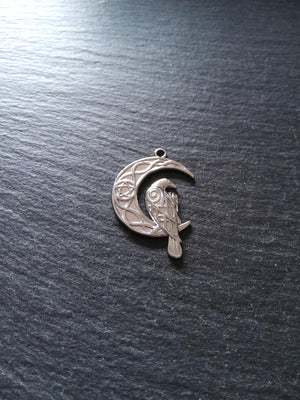 Crescent Moon & Raven Pendants Stainless Steel 36x24mm - ContentedCatz