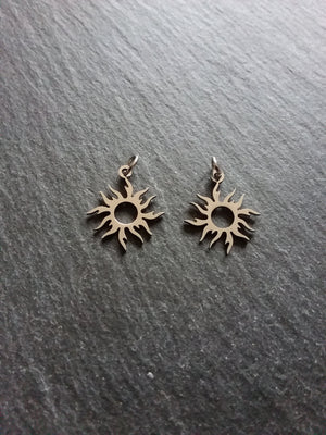 2 or 10 Stainless Steel Sun Charms Flat 17x16x1mm