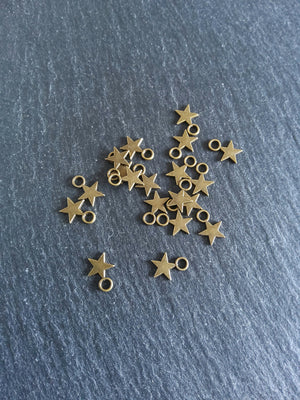 40 or 200 Small Star Charms Antique Bronze Tone 11x8mm