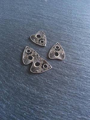 4 or 20 Silver Tone Ouija Goodbye Planchette Charms with Black Enamel 26x22mm
