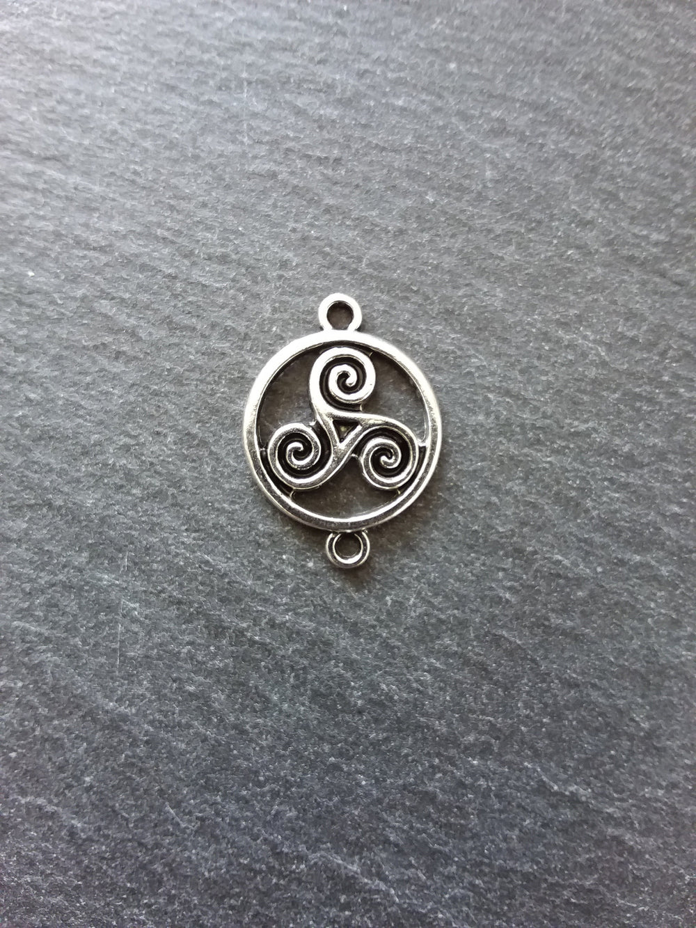 6 or 30 Triple Spiral Triskelion Celtic Connector Charms Antique Silver Tone Round 28x20mm Inactive