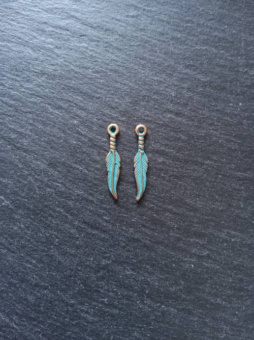 4 or 20 Antique Copper Feather Charms with Blue Patina 27x5x1.8mm - ContentedCatz