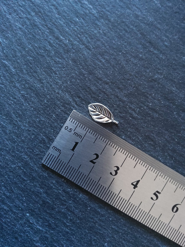 20 or 100 Leaf Charms Antique Silver Tone Alloy 16x8x1mm Nickel FREE - ContentedCatz