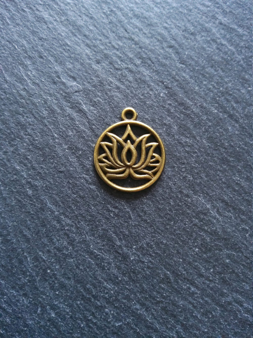 8 or 40 Round Lotus Flower Charms Antique Bronze Tone 22x19mm