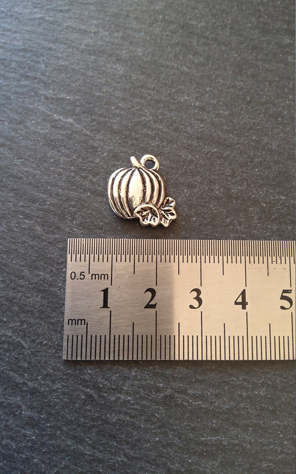 4 or 20 Pumpkin Charms Antique Silver Tone 17x17x3.8mm