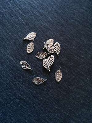 20 or 100 Leaf Charms Antique Silver Tone Alloy 16x8x1mm Nickel FREE - ContentedCatz