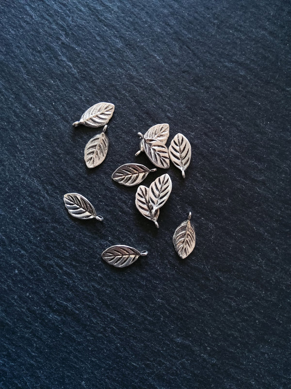 20 or 100 Leaf Charms Antique Silver Tone Alloy 16x8x1mm Nickel FREE - ContentedCatz