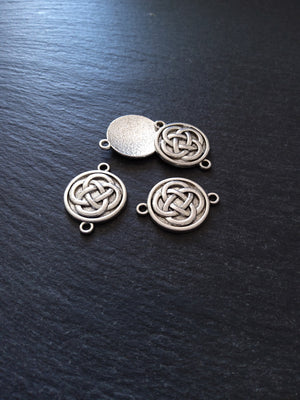 8 or 40 Celtic Knot Connector Charms Antique Silver Tone Round 27x20mm