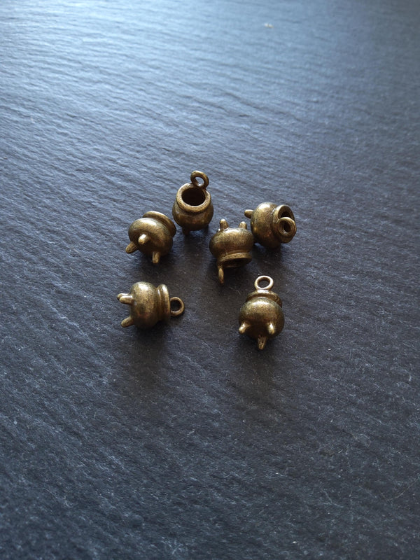 6 or 30 Cauldron Charms Antique Bronze Tone Alloy 12x8x8.6mm