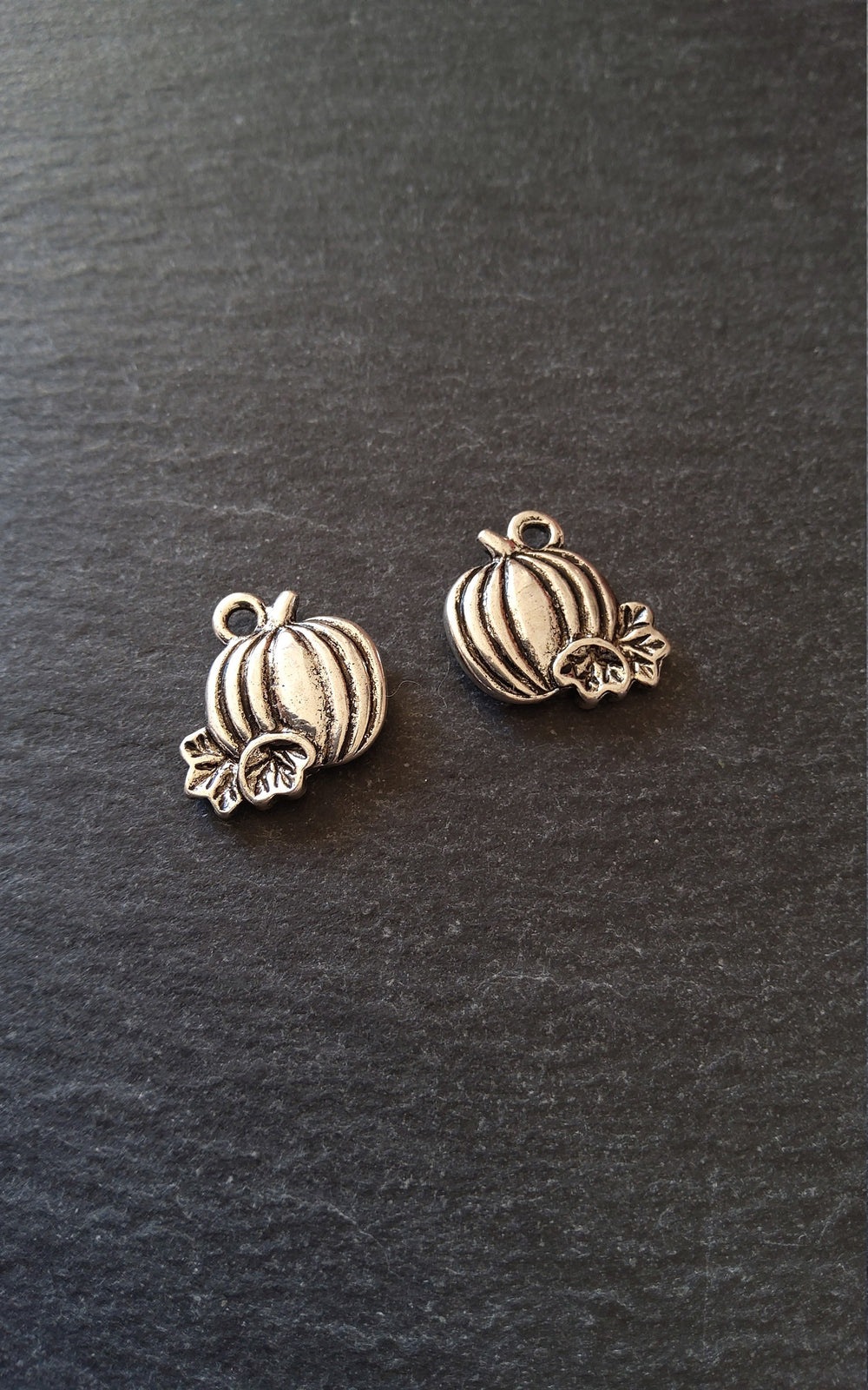 4 or 20 Pumpkin Charms Antique Silver Tone 17x17x3.8mm
