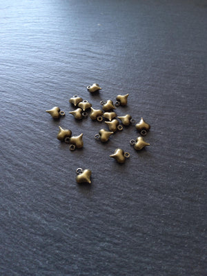 20 or 100 Little Hollow Heart Charms Antique Bronze Tone Brass 10x8x3.3mm - ContentedCatz