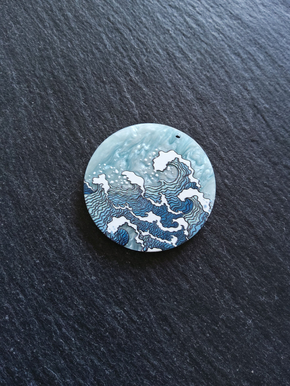 2 or 10 Blue Japanese Style Wave Design Acrylic Pendants 38mm Diameter Hole: 1.5mm