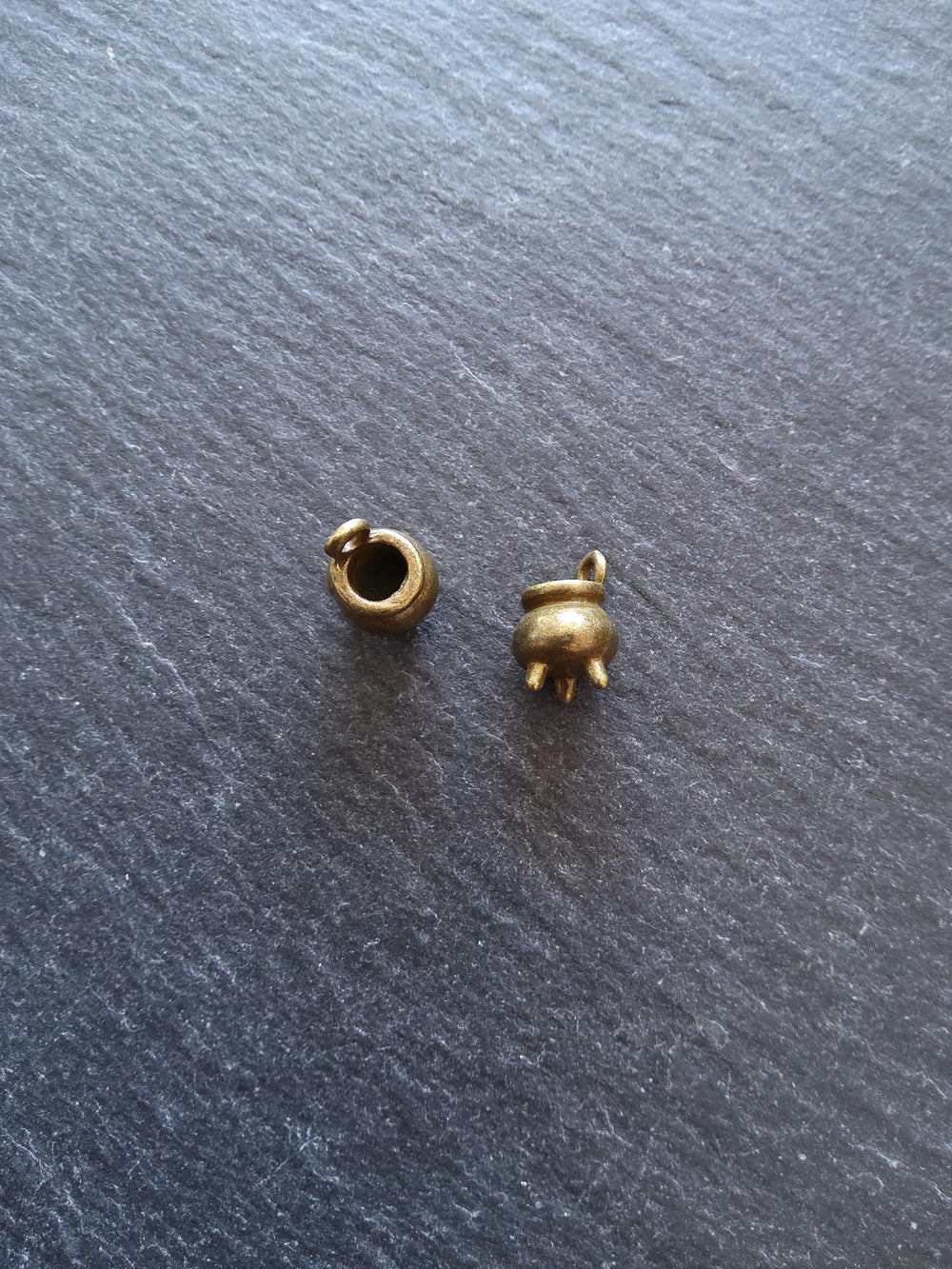 6 or 30 Cauldron Charms Antique Bronze Tone Alloy 12x8x8.6mm