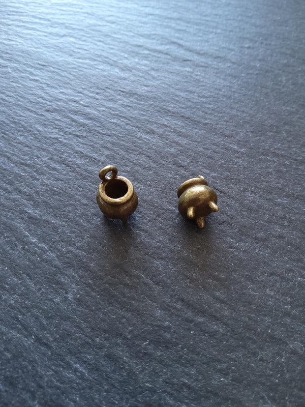6 or 30 Cauldron Charms Antique Bronze Tone Alloy 12x8x8.6mm