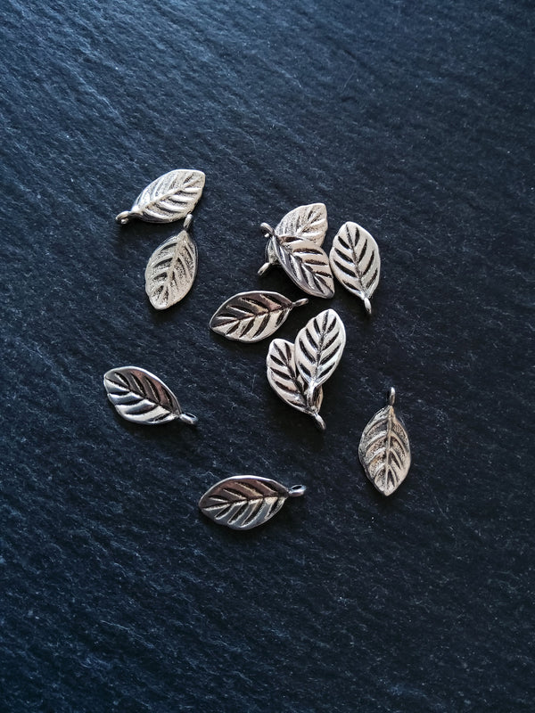 20 or 100 Leaf Charms Antique Silver Tone Alloy 16x8x1mm Nickel FREE - ContentedCatz