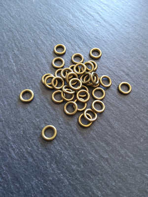 80 or 400 CLOSED 8mm Jump Rings Antique Bronze Tone Alloy 1.5mm (15 gauge)