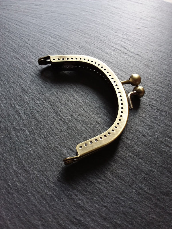 Antique Bronze Tone 8.9cm (3 4/8") Metal Alloy Arch Frame Kiss Clasp For Purse Making