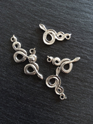Antique Silver Tone Alloy Snake Charms 31x16mm