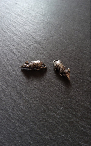 4 or 20 Mouse Charms Antique Silver Tone 19x7x7mm