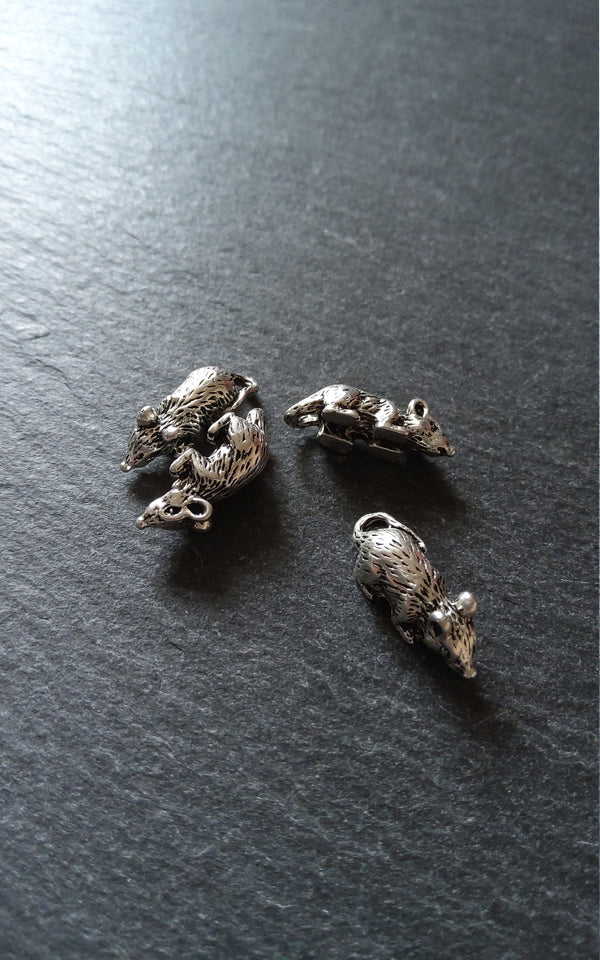 4 or 20 Mouse Charms Antique Silver Tone 19x7x7mm