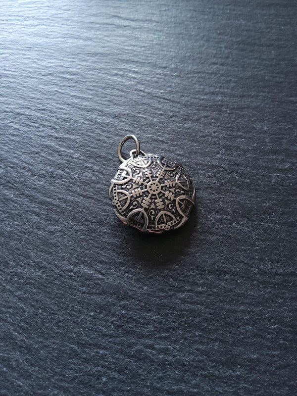 Round Double-Sided Helm of Awe Protection Pendant Surgical Steel 30.5x27x8.5mm
