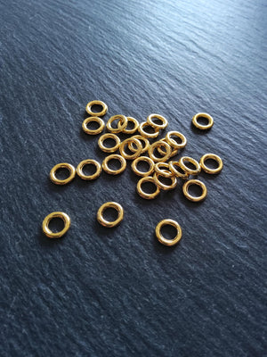80 or 400 CLOSED 8mm Jump Rings Bright Gold Tone Alloy 1.5mm (15 gauge) Hole: 5mm Nickel FREE