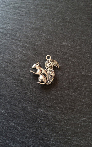 8 or 40 Squirrel Charms Antique Silver Tone Alloy 21x21x4mm