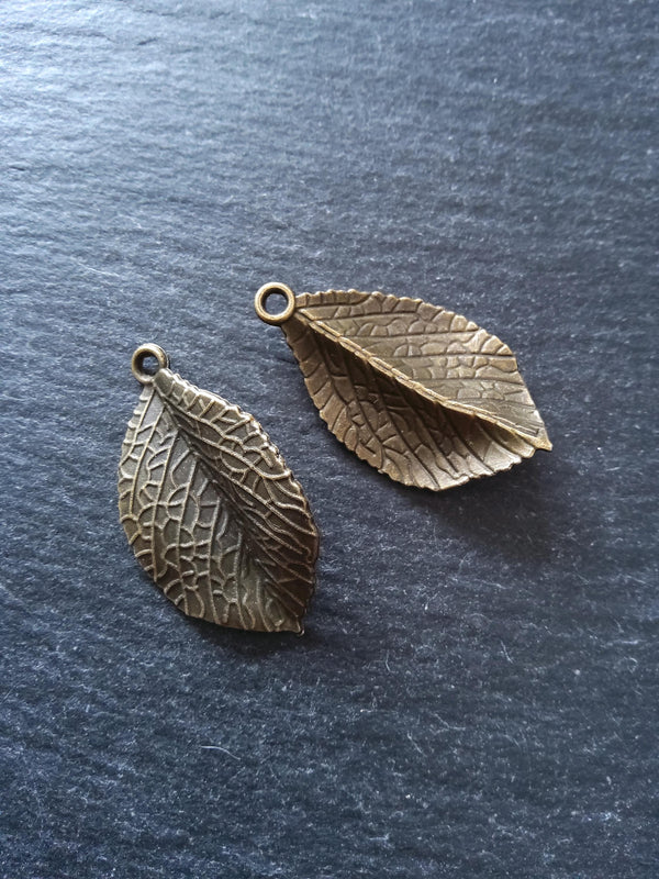 4 or 20 Leaf Pendants Antique Bronze Tone Alloy 35x20x3mm Nickel FREE
