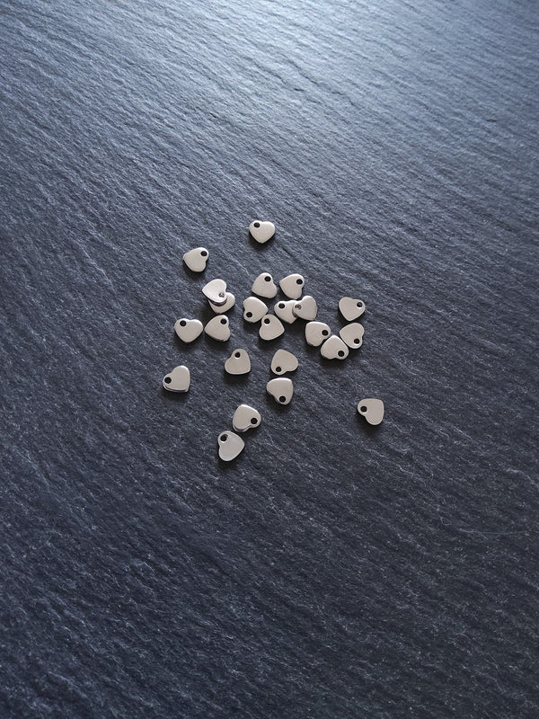 20 or 100 Stainless Steel Tiny Flat Heart Charms 6x5x0.9mm