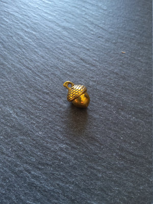 6 or 30 Acorn Charms Antique Gold Tone Solid Metal Alloy 14x10mm