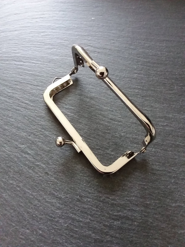 Bright Silver 8.9cm Metal Frame Kiss Clasp Rectangle For Purse or Bag ( 3 4/8 inch )