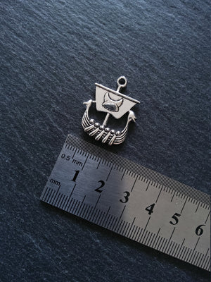 4 or 20 Viking Ship Pendants Charms Antique Silver Tone 27x22mm