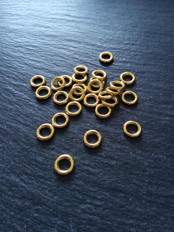 80 or 400 CLOSED 8mm Jump Rings Bright Gold Tone Alloy 1.5mm (15 gauge) Hole: 5mm Nickel FREE
