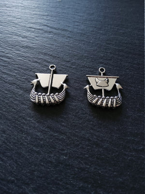 4 or 20 Viking Ship Pendants Charms Antique Silver Tone 27x22mm