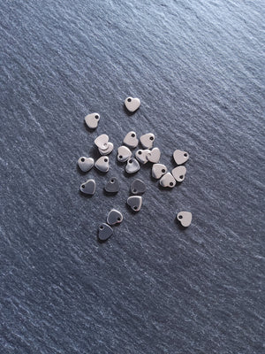 20 or 100 Stainless Steel Tiny Flat Heart Charms 6x5x0.9mm