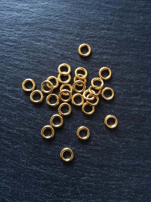 80 or 400 CLOSED 8mm Jump Rings Bright Gold Tone Alloy 1.5mm (15 gauge) Hole: 5mm Nickel FREE