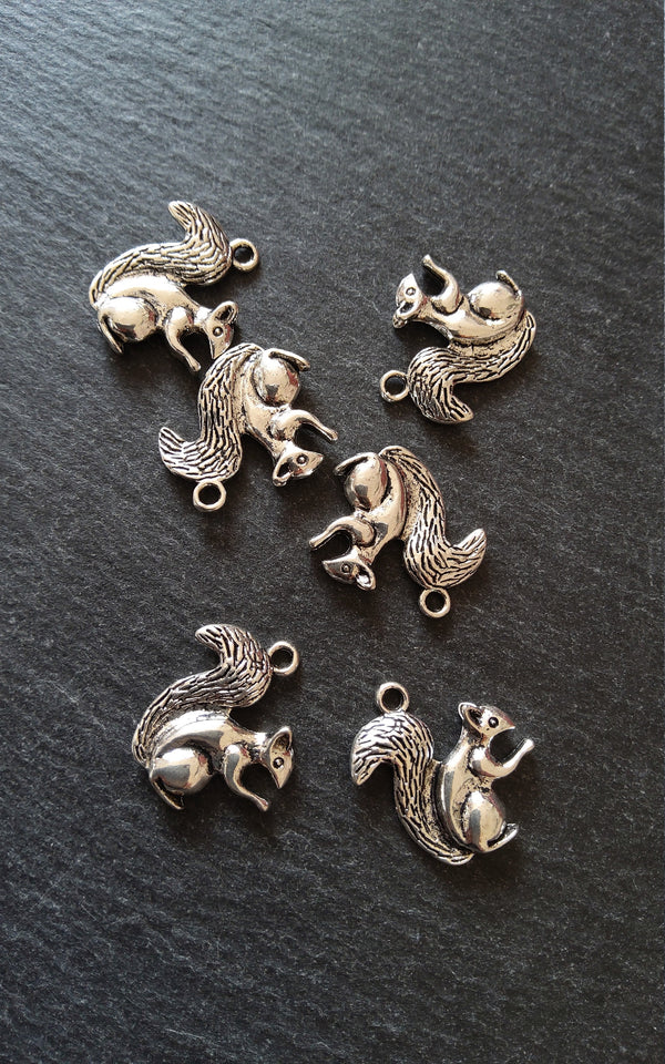8 or 40 Squirrel Charms Antique Silver Tone Alloy 21x21x4mm