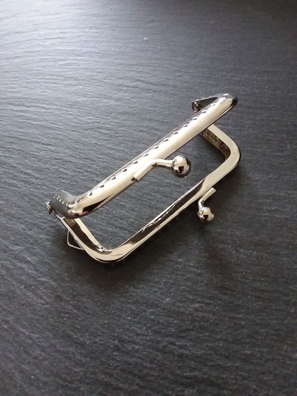 Bright Silver 8.9cm Metal Frame Kiss Clasp Rectangle For Purse or Bag ( 3 4/8 inch )