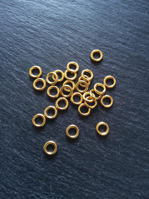 80 or 400 CLOSED 8mm Jump Rings Bright Gold Tone Alloy 1.5mm (15 gauge) Hole: 5mm Nickel FREE