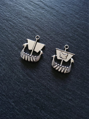 4 or 20 Viking Ship Pendants Charms Antique Silver Tone 27x22mm