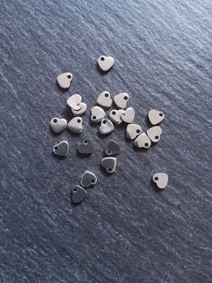 20 or 100 Stainless Steel Tiny Flat Heart Charms 6x5x0.9mm