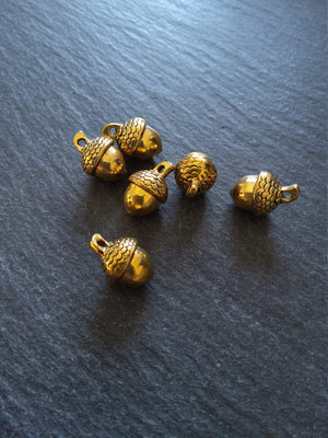 6 or 30 Acorn Charms Antique Gold Tone Solid Metal Alloy 14x10mm