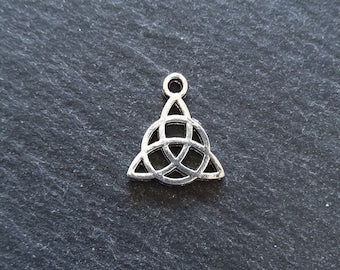 20 or 100 Triquetra Celtic Knot Charms Antique Silver Tone Alloy 15x17mm