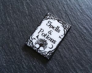 2 or 10 Spells & Potions Charms White and Black Acrylic 36x26x2.2mm