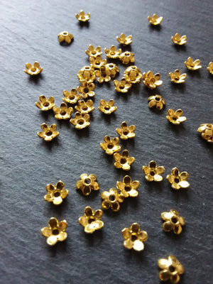 100 or 400 Flower Bead Caps 6mm Bright Gold Plated Alloy. Hole: 1mm