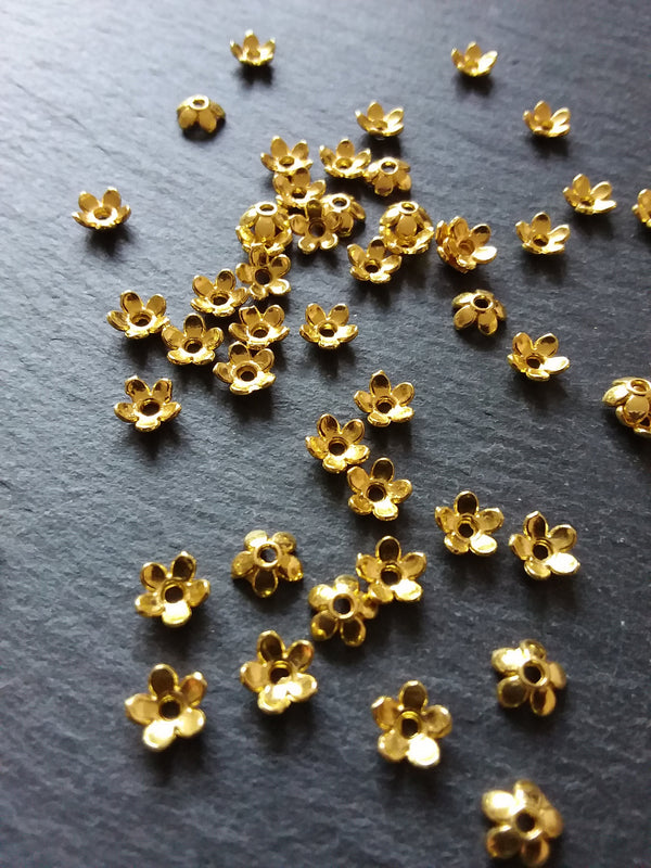 100 or 400 Flower Bead Caps 6mm Bright Gold Plated Alloy. Hole: 1mm