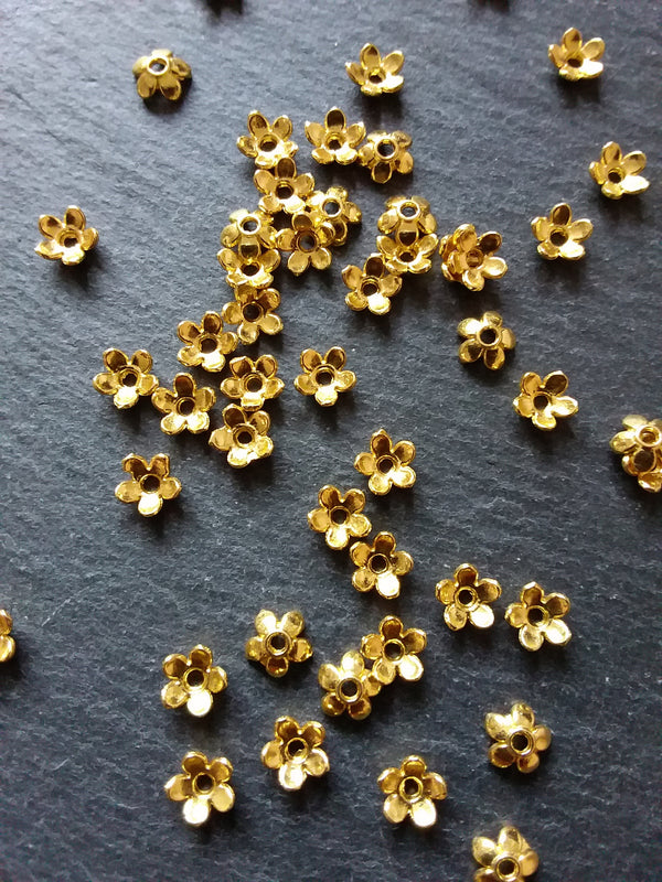 100 or 400 Flower Bead Caps 6mm Bright Gold Plated Alloy. Hole: 1mm