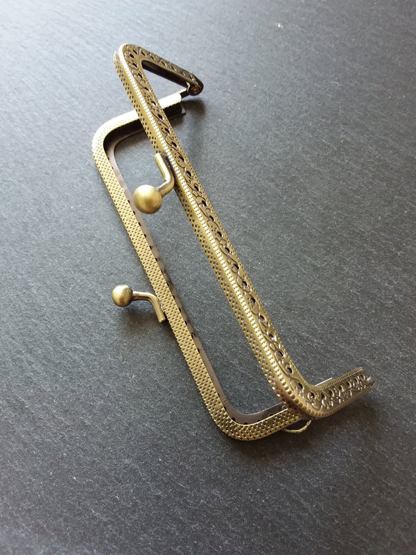 Patterned 12.7cm (5 inch) Antique Bronze Tone Metal Frame Kiss Clasp Rectangle For Purse or Bag 12.7x6.6cm