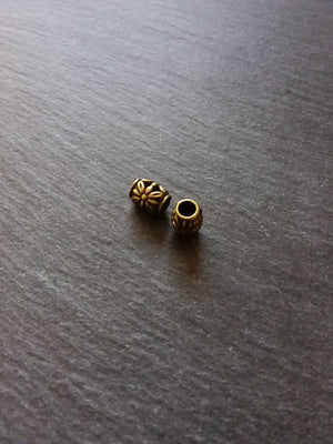 8 or 40 Flower Patterned 10mm Charm Beads Antique Bronze Tone 10x10mm Hole: 4.5mm Nickel FREE